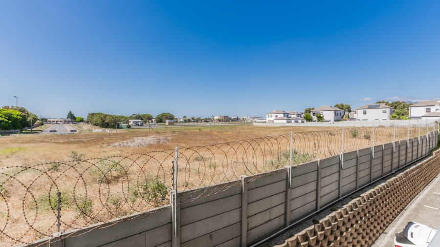 2 Bedroom Property for Sale in Royal Ascot Western Cape